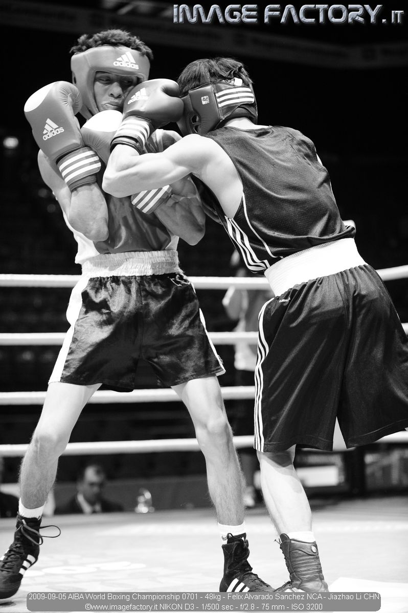 2009-09-05 AIBA World Boxing Championship 0701 - 48kg - Felix Alvarado Sanchez NCA - Jiazhao Li CHN